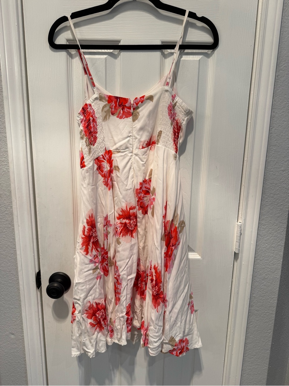 🌺 Old Navy Floral Sundress Medium | White Pink Red Floral Fit & Flare Mini Dress - Picture 5 of 6